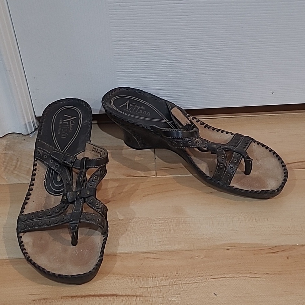 Clarks women's size 6 sandals